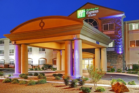 Holiday Inn Express & Suites Carlsbad
